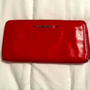 Diesel zip wallet in Red